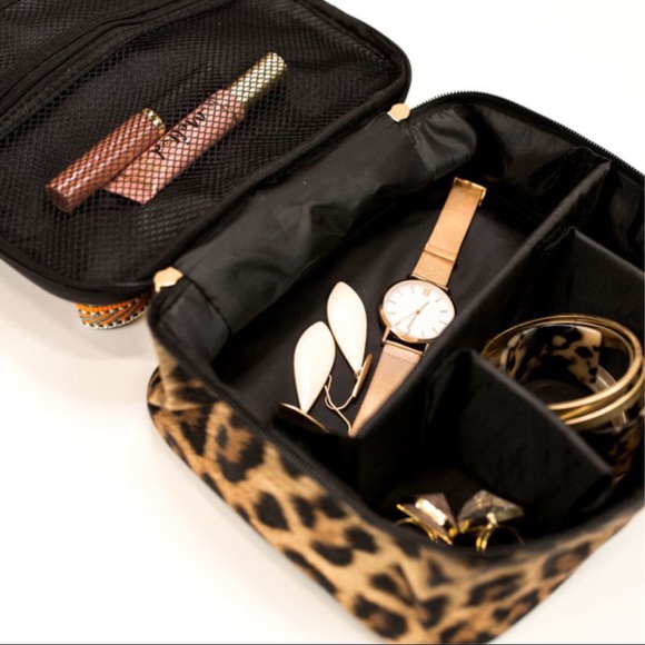 Leopard Make Up Jewelry Case - Picture 2 of 3